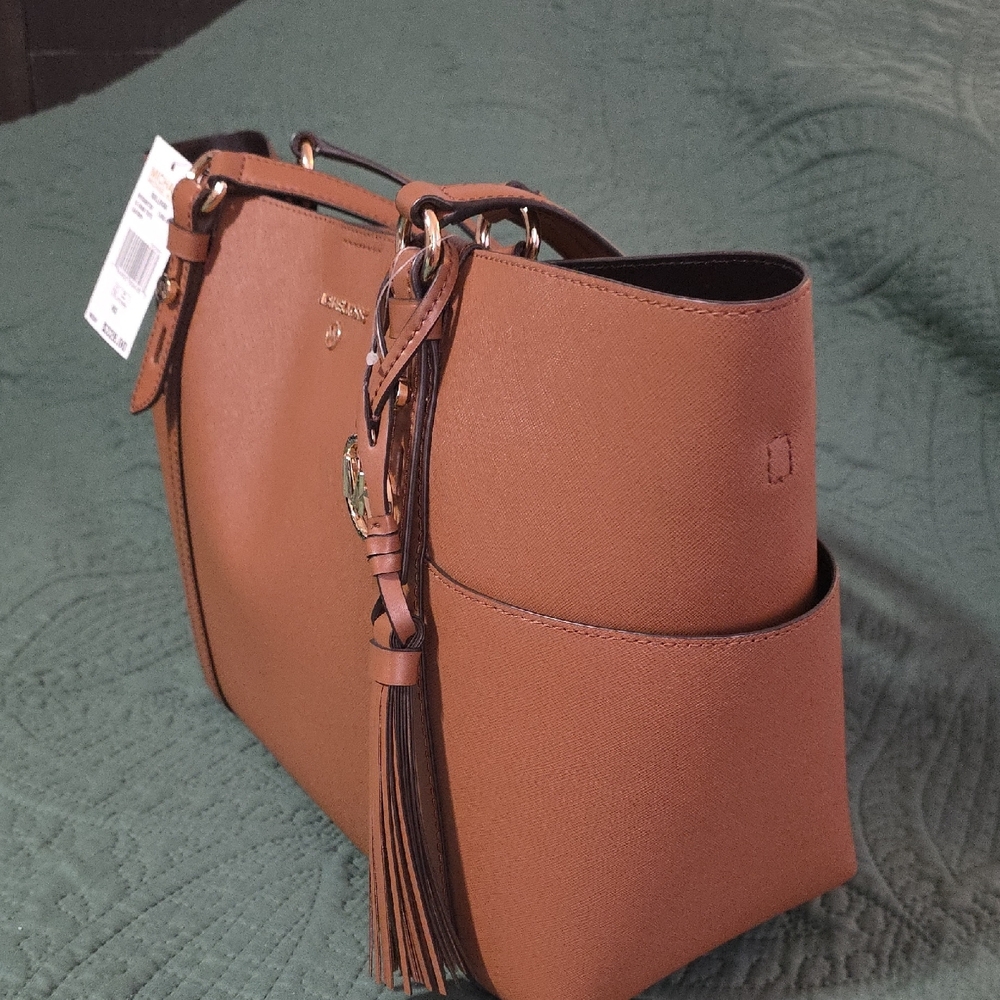 NWT* Michael Kors Sullivan Tote Bag with Gold Accents - Picture 5 of 7